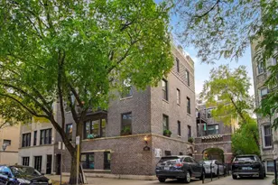 643 W Roscoe Ave, Chicago, IL 60657 - Photo 1