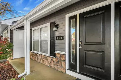 658 White Court, Gurnee, IL 60031 - Photo 2