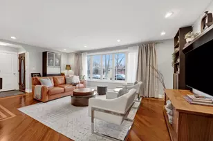 8612 Lawndale Ave, Skokie, IL 60076 - Photo 2