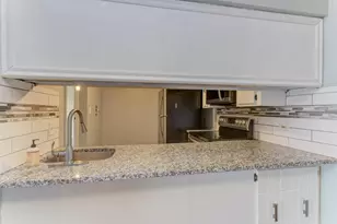 830 Elder Rd, Homewood, IL 60430 - Photo 6