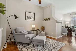 1223 Townes Cir, Aurora, IL 60502 - Photo 2