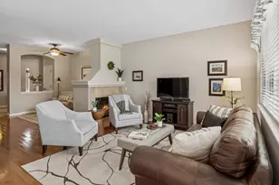 1223 Townes Cir, Aurora, IL 60502 - Photo 4