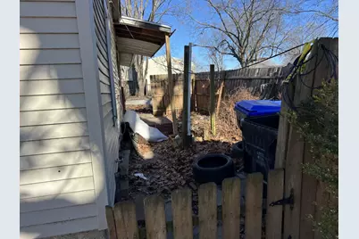 405 W Bissell Street, Bloomington, IL 61701 - Photo 4