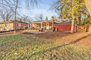 833 Forest Ave, Elgin, IL 60120 - Photo 6