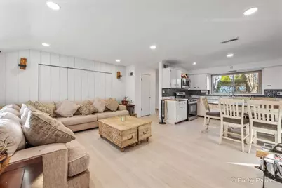 833 Forest Avenue, Elgin, IL 60120 - Photo 14