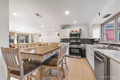 833 Forest Avenue, Elgin, IL 60120 - Photo 10