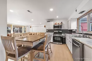 833 Forest Ave, Elgin, IL 60120 - Photo 10