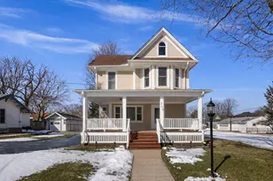 306 S 5th St, Kirkland, IL 60146 - Photo 1