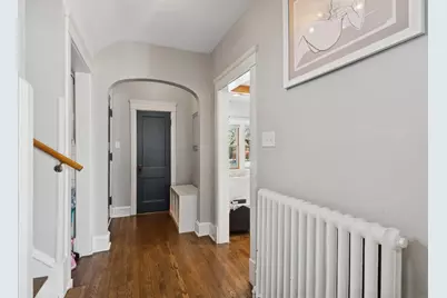 2233 W Greenleaf Avenue, Chicago, IL 60645 - Photo 2