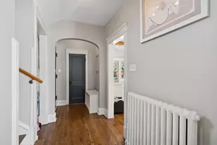 2233 W Greenleaf Ave, Chicago, IL 60645 - Photo 2