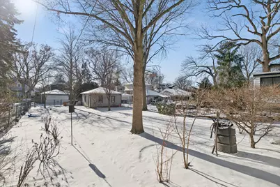 2233 W Greenleaf Avenue, Chicago, IL 60645 - Photo 20