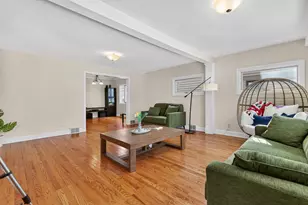 810 S Euclid Ave, Oak Park, IL 60304 - Photo 4