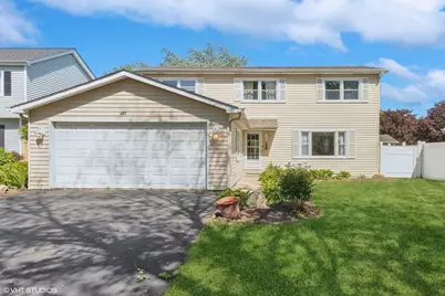 121 S Parkside Avenue, Glen Ellyn, IL 60137 - Photo 1