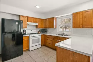 350 8th Ave, Marengo, IL 60152 - Photo 10