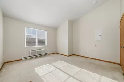 [Address not provided], Carpentersville, IL 60110 - Photo 16