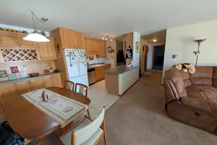 18 E Old Willow Rd, Prospect Heights, IL 60070 - Photo 4