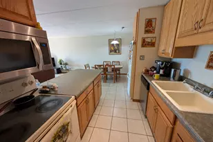 18 E Old Willow Rd, Prospect Heights, IL 60070 - Photo 6