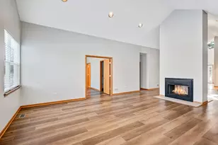 1938 Manning Rd, Darien, IL 60561 - Photo 10