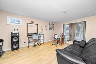 350 E Tulip Dr, Glenwood, IL 60425 - Photo 2