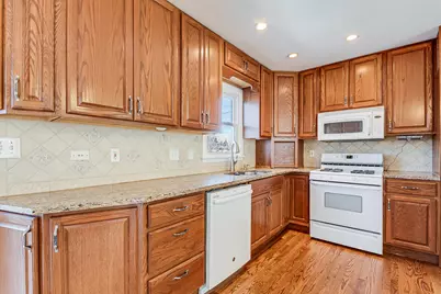 154 S Ellyn Avenue, Glen Ellyn, IL 60137 - Photo 8