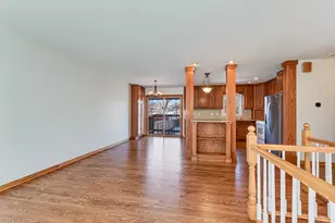 154 S Ellyn Ave, Glen Ellyn, IL 60137 - Photo 4