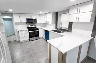 6751 S Campbell Ave, Chicago, IL 60629 - Photo 2