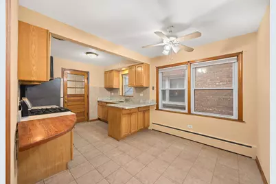 5748 W Montrose Avenue #1, Chicago, IL 60634 - Photo 4