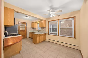 5748 W Montrose Ave, Chicago, IL 60634 - Photo 4