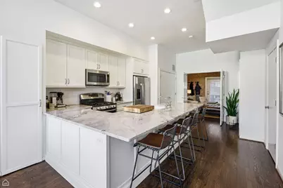 3057 N Clifton Avenue #2, Chicago, IL 60657 - Photo 6