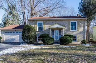 719 Webster St, Algonquin, IL 60102 - Photo 2