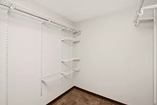 77 Lake Hinsdale Dr, Willowbrook, IL 60527 - Photo 22