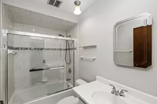 77 Lake Hinsdale Dr, Willowbrook, IL 60527 - Photo 30