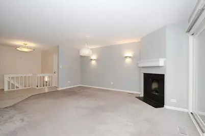 299 Mallard Point Point #D, Lake Barrington, IL 60010 - Photo 4