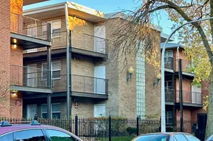 4543 N Dover St, Chicago, IL 60640 - Photo 2