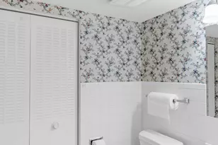 8025 Woodglen Ln, Downers Grove, IL 60516 - Photo 12