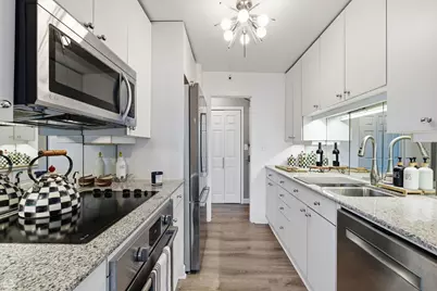 2970 N Lake Shore Drive #4B, Chicago, IL 60657 - Photo 8