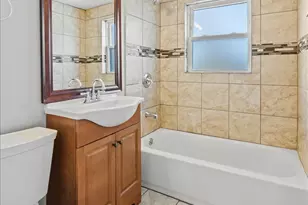 9819 S Clyde Ave, Chicago, IL 60617 - Photo 14