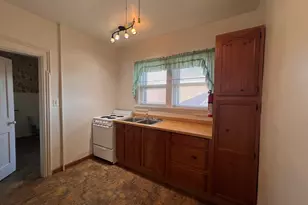 905 4th St, Lasalle, IL 61301 - Photo 8