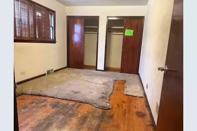 8936 S Jeffery Boulevard, Chicago, IL 60617 - Photo 6