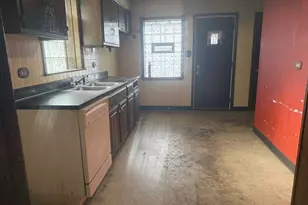 8936 S Jeffery Blvd, Chicago, IL 60617 - Photo 10