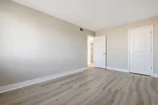 4180 Williamsburg Ct, Glenview, IL 60025 - Photo 12