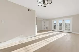 4180 Williamsburg Ct, Glenview, IL 60025 - Photo 4