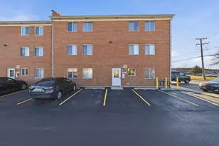 4180 Williamsburg Ct, Glenview, IL 60025 - Photo 18