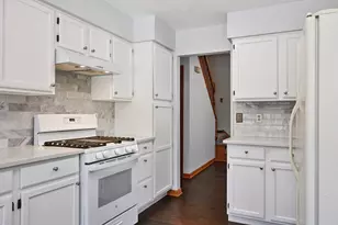 720 Lancaster Ln, Geneva, IL 60134 - Photo 4