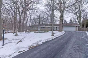 725 Cedar Ln, Frankfort, IL 60423 - Photo 1