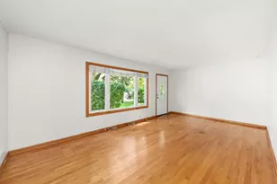 9417 S 78th Ave, Hickory Hills, IL 60457 - Photo 4