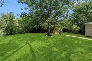 9417 S 78th Ave, Hickory Hills, IL 60457 - Photo 14