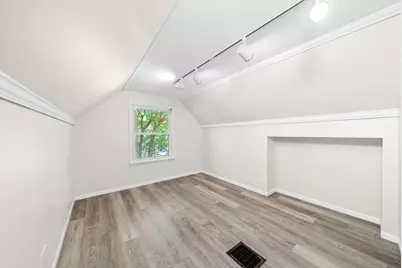 9417 S 78th Avenue, Hickory Hills, IL 60457 - Photo 10