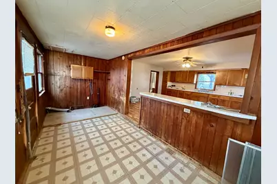 3517 N Henderson Road, Freeport, IL 61032 - Photo 6