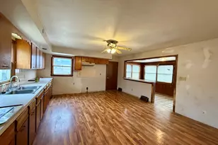 3517 N Henderson Rd, Freeport, IL 61032 - Photo 12